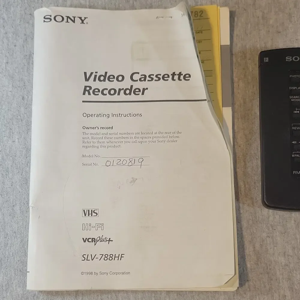 Sony DCR-TRV140 Handycam Digital8/Hi8 60x NightShot w/ Bag Remote Tapes